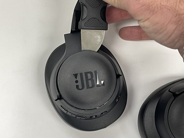 JBL Tune 770NC Motherboard Replacement, Motherboard: crwdns2935265:01crwdnd2935265:02crwdnd2935265:03crwdne2935265:0