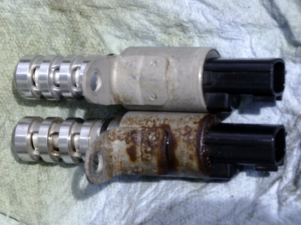 2013-Present Nissan Rogue Cam shaft control solenoid Replacement, Removing the old Solenoid: crwdns2935265:03crwdnd2935265:03crwdnd2935265:03crwdne2935265:0