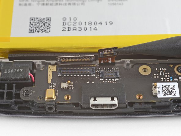Motorola Moto E4 Plus LCD and Digitizer Replacement, Disconnect the daughterboard connectors: step 13, image 3 of 3