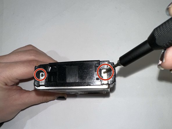 Olympus Stylus 1030 SW Rear Case Replacement: crwdns2935265:05crwdnd2935265:02crwdnd2935265:03crwdne2935265:0