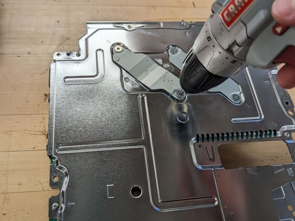 PlayStation 3 Slim Thermal Paste Replacement, Remove the heat sink: crwdns2935265:021crwdnd2935265:02crwdnd2935265:03crwdne2935265:0