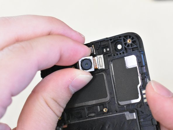 LG Rebel 4 LTE Disassembly, Remove the Camera: crwdns2935265:08crwdnd2935265:02crwdnd2935265:03crwdne2935265:0
