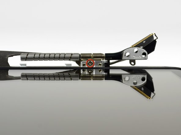 MacBook Pro 17" Unibody Left Clutch Hinge Replacement, Left Clutch Hinge: crwdns2935265:019crwdnd2935265:02crwdnd2935265:02crwdne2935265:0