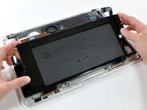 Remplacement du disque dur d'un MacBook Air modèles A1237 et A1304 -  Tutoriel de réparation iFixit