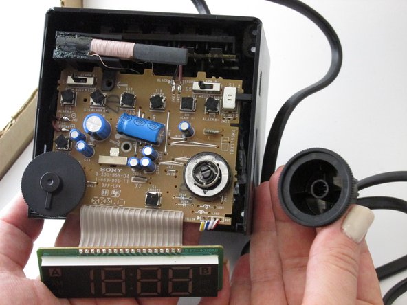 Sony ICF-C1T Tuner Dial Replacement: crwdns2935265:05crwdnd2935265:02crwdnd2935265:03crwdne2935265:0