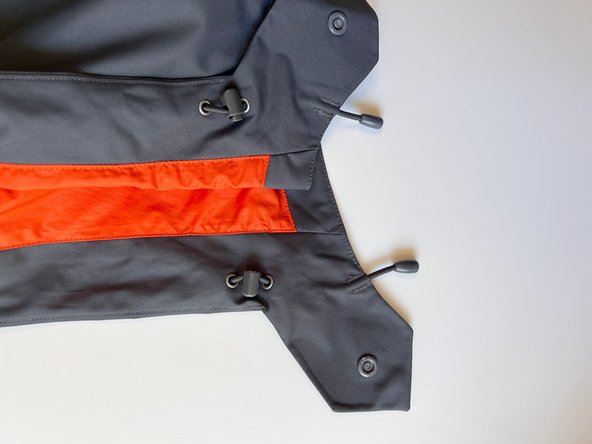 Cord Lock Replacement, Assess the damage: crwdns2935265:01crwdnd2935265:03crwdnd2935265:03crwdne2935265:0