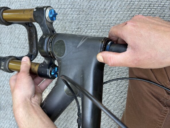 Fox32 Mountain Bike Front Air Suspension Fork Seal and Oil Replacement: étape 16, image 2 de 3