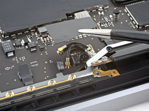 MacBook Pro 13" Two Thunderbolt Ports Late 2020 Display Assembly Replacement: crwdns2935265:022crwdnd2935265:02crwdnd2935265:02crwdne2935265:0