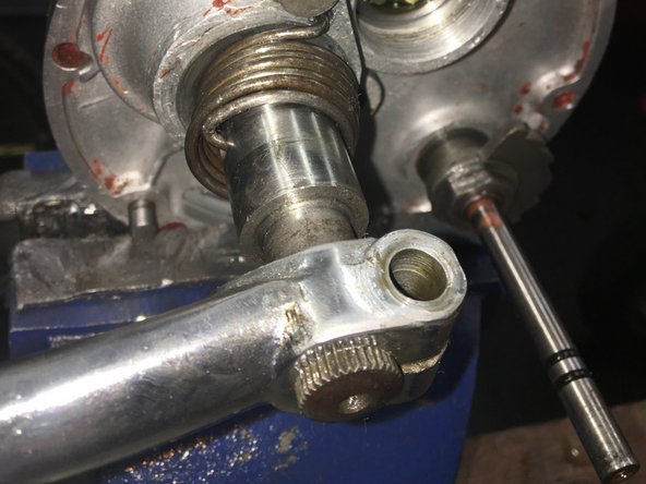 AJS/Matchless Lightweight Gearbox Overhaul, Reassemble the kickstart mechanism: crwdns2935265:019crwdnd2935265:02crwdnd2935265:03crwdne2935265:0