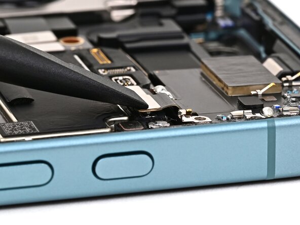 iPhone 16 Plus Earpiece Speaker Replacement: crwdns2935265:034crwdnd2935265:01crwdnd2935265:02crwdne2935265:0