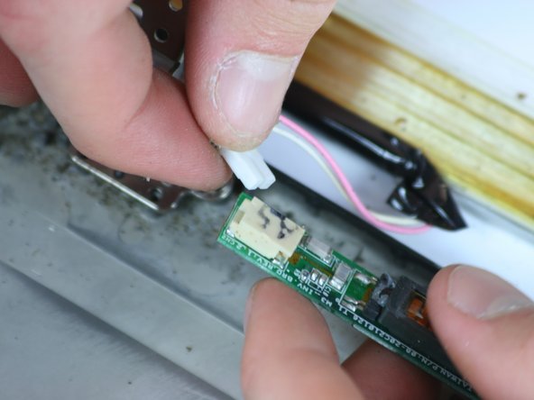 Asus V6800V Display Replacement: crwdns2935265:019crwdnd2935265:02crwdnd2935265:02crwdne2935265:0