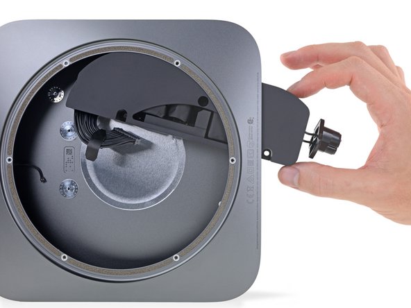 Mac mini Late 2018 Teardown: crwdns2935265:013crwdnd2935265:02crwdnd2935265:03crwdne2935265:0