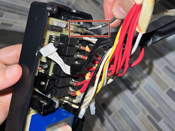 Cyclone Range Hood (Model CY3000R) Circuit Board Replacement: crwdns2935265:06crwdnd2935265:02crwdnd2935265:03crwdne2935265:0