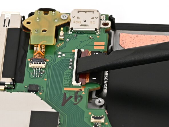 Nintendo Switch 2 Screen Replacement, Disconnect the screen: crwdns2935265:044crwdnd2935265:02crwdnd2935265:02crwdne2935265:0