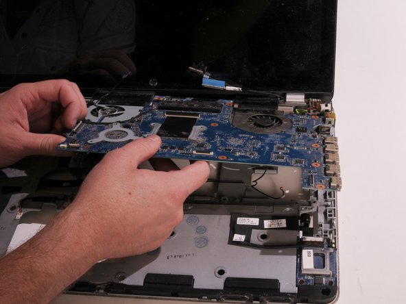 Disassembling HP Envy 17-3070NR Motherboard Assembly: stap 0, afbeelding 2 van 3