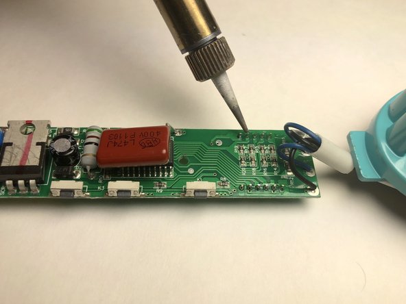 Apalus Digital Hair Straightening Brush LCD Screen Replacement: crwdns2935265:07crwdnd2935265:02crwdnd2935265:02crwdne2935265:0