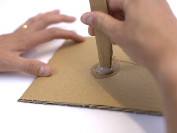 How to Replace the Tip of a Hiking Pole, Prepare the glue: crwdns2935265:08crwdnd2935265:01crwdnd2935265:03crwdne2935265:0