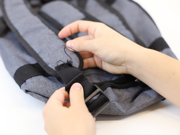 How to Fix a Broken Backpack strap, Assess the damage: crwdns2935265:02crwdnd2935265:02crwdnd2935265:02crwdne2935265:0