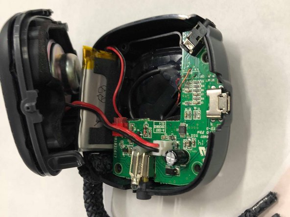 Nudeaudio Move S Wired Teardown, Unscrew and open the speaker: crwdns2935265:02crwdnd2935265:02crwdnd2935265:02crwdne2935265:0