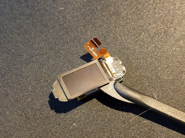 Mi Band 3 Teardown, Removing the OLED screen: crwdns2935265:04crwdnd2935265:03crwdnd2935265:03crwdne2935265:0