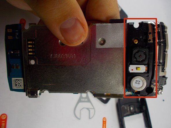 LG Ally VS740 Camera Flash Replacement: crwdns2935265:04crwdnd2935265:02crwdnd2935265:02crwdne2935265:0