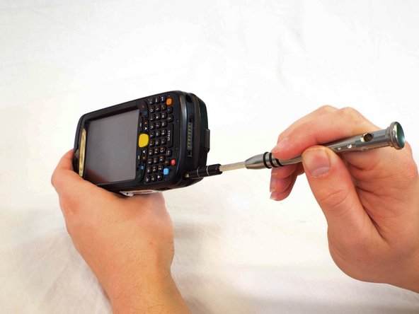 Motorola MC5590 LCD Screen Replacement: crwdns2935265:04crwdnd2935265:02crwdnd2935265:03crwdne2935265:0