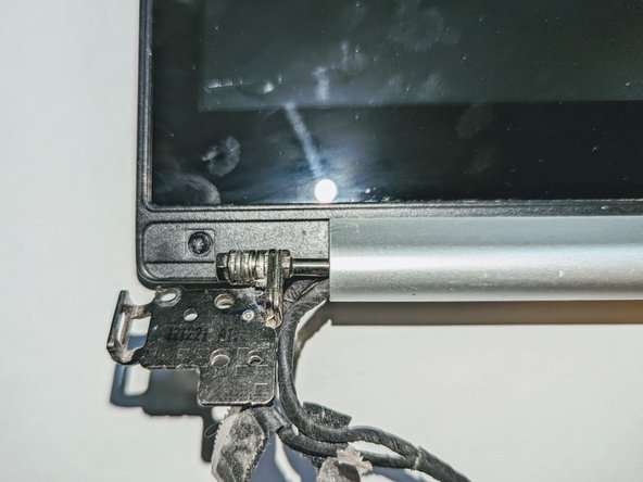 ASUS VivoBook S400C LCD / Touch Screen Assembly Replacement, Remove the Hinge Cover: crwdns2935265:016crwdnd2935265:02crwdnd2935265:03crwdne2935265:0