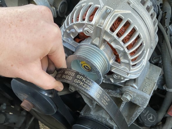 2005 Chevrolet Tahoe Alternator Replacement: crwdns2935265:04crwdnd2935265:03crwdnd2935265:03crwdne2935265:0