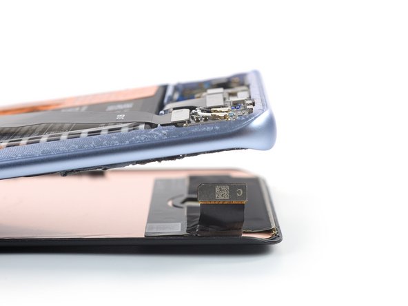 Xiaomi 12 Screen Replacement, Free the display cable: crwdns2935265:031crwdnd2935265:03crwdnd2935265:03crwdne2935265:0