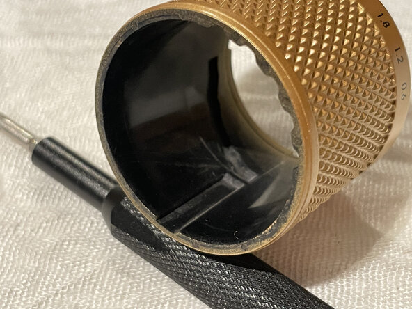 Babyliss Lithium Performance (E986E) Teardown, Remove trimming length selector ring: crwdns2935265:03crwdnd2935265:02crwdnd2935265:03crwdne2935265:0