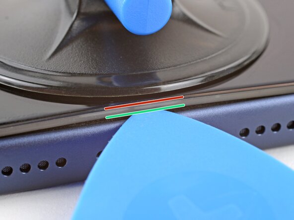 iPhone 17 Pro Battery Replacement, Screen bezel information: crwdns2935265:07crwdnd2935265:01crwdnd2935265:03crwdne2935265:0