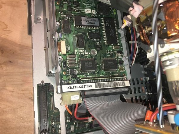 Macintosh Classic II Logic Board Removal: crwdns2935265:05crwdnd2935265:03crwdnd2935265:03crwdne2935265:0