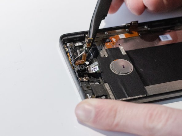 Essential Phone Cameras Replacement: step 31, image 2 of 3