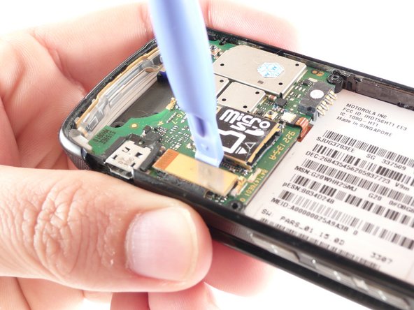 Motorola RAZR2 v9m Motherboard Replacement: crwdns2935265:011crwdnd2935265:02crwdnd2935265:03crwdne2935265:0