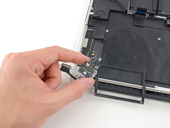 MacBook Pro 15" Retina Display Mid 2014 MagSafe DC-In Board Replacement, MagSafe DC-In Board: crwdns2935265:033crwdnd2935265:02crwdnd2935265:02crwdne2935265:0