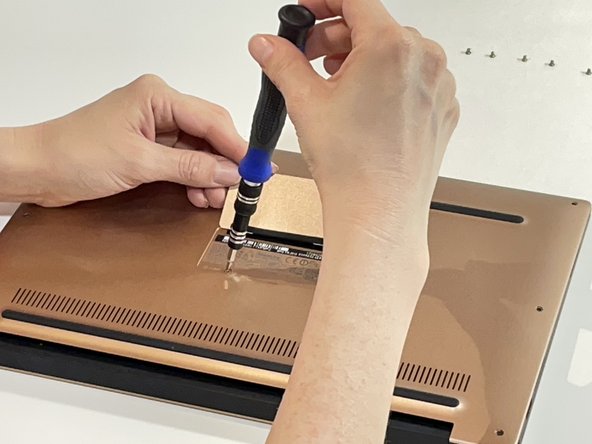 Dell XPS 13 9360 SSD Replacement: crwdns2935265:04crwdnd2935265:03crwdnd2935265:03crwdne2935265:0