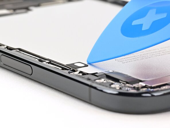 iPhone Air Battery Replacement, Peel up the silver tab: crwdns2935265:024crwdnd2935265:01crwdnd2935265:02crwdne2935265:0