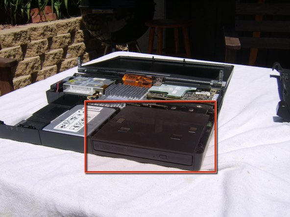 Disassembling the Compaq Armada 7800: crwdns2935265:07crwdnd2935265:01crwdnd2935265:02crwdne2935265:0