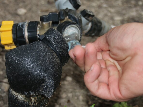 How to Fix RV Toilet Water Pressure: crwdns2935265:010crwdnd2935265:02crwdnd2935265:03crwdne2935265:0