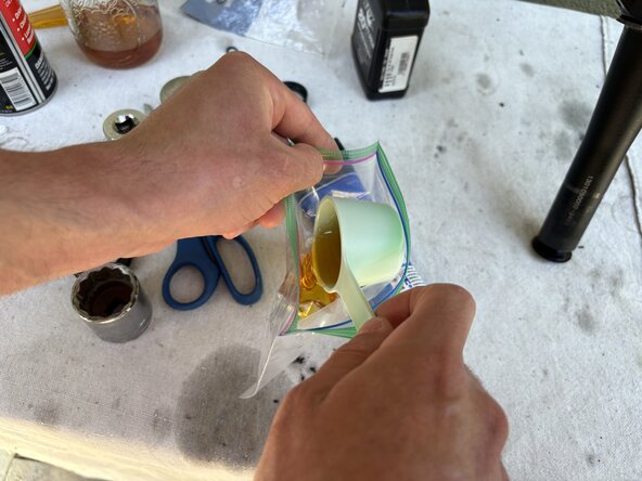 Fox32 Mountain Bike Front Air Suspension Fork Seal and Oil Replacement: étape 42, image 2 de 3