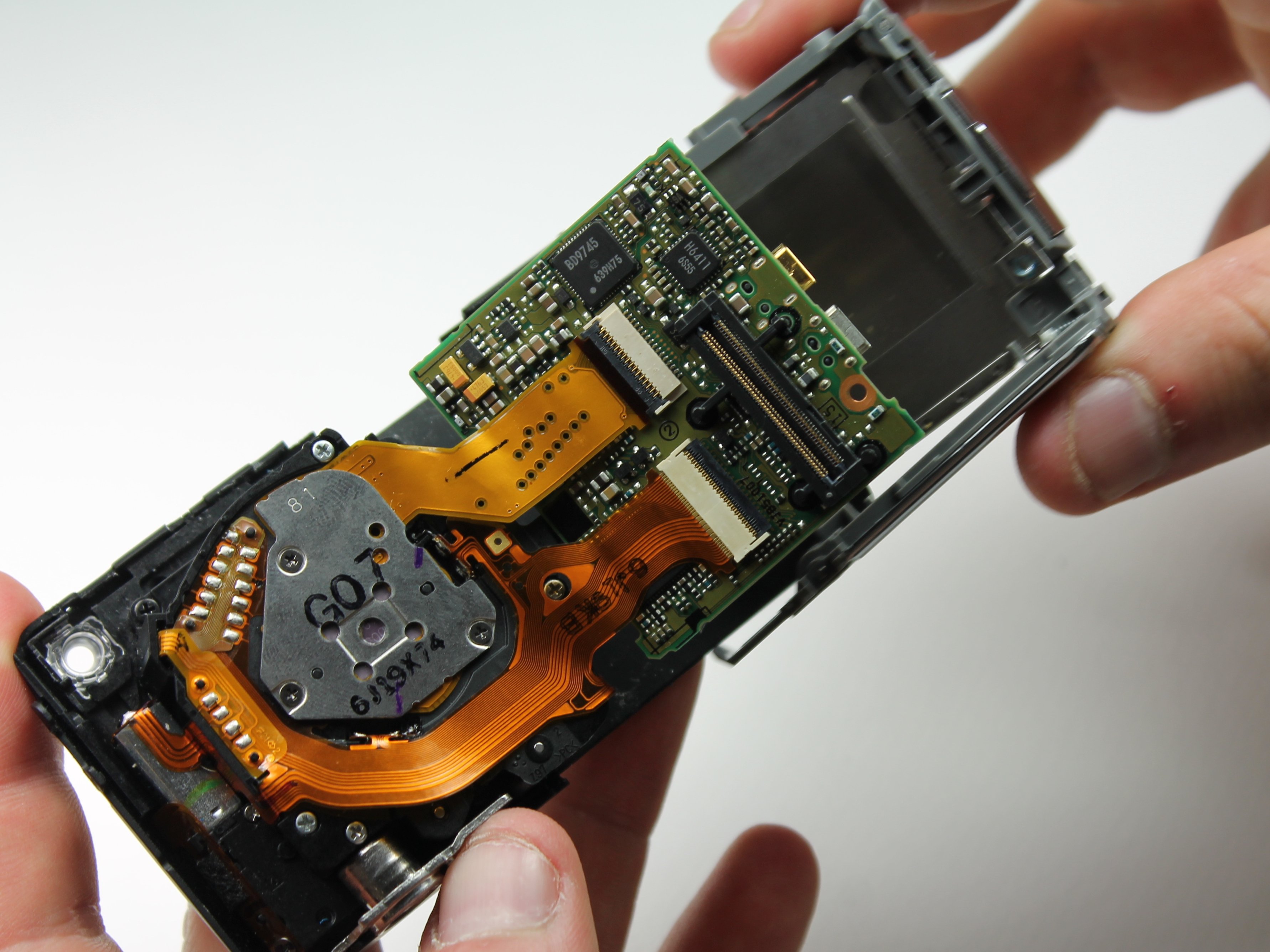 Panasonic Lumix DMC-FX07 Motherboard Replacement - iFixit