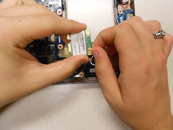 Gateway KAV60 LT2016U Netbook Cooling Fan Replacement: crwdns2935265:08crwdnd2935265:02crwdnd2935265:02crwdne2935265:0