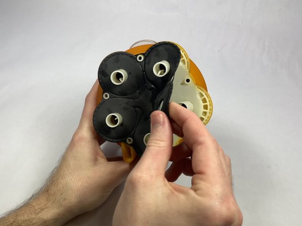 Dyson DC24 Dust Bin O-Ring Replacement: crwdns2935265:06crwdnd2935265:02crwdnd2935265:03crwdne2935265:0