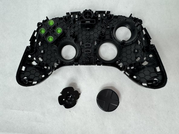 Razer Wolverine V2 Chroma RZ06-0401 D-Pad Replacement: crwdns2935265:08crwdnd2935265:02crwdnd2935265:02crwdne2935265:0