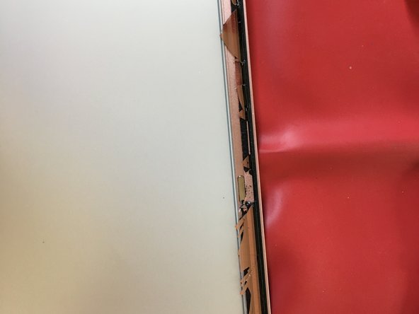 How to build a display using a iMac: step 18, image 1 of 3