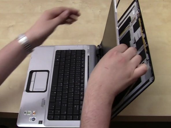 Disassembling Asus K550L Laptop Screen: crwdns2935265:02crwdnd2935265:02crwdnd2935265:03crwdne2935265:0