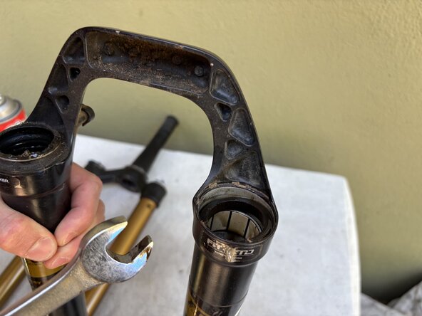 Fox32 Mountain Bike Front Air Suspension Fork Seal and Oil Replacement: étape 30, image 3 de 3