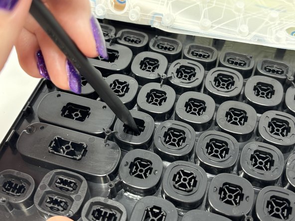 Logitech K480 Keycap Replacement: crwdns2935265:010crwdnd2935265:02crwdnd2935265:03crwdne2935265:0