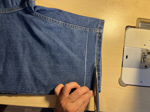 How To Hem Jean Shorts: crwdns2935265:02crwdnd2935265:01crwdnd2935265:01crwdne2935265:0