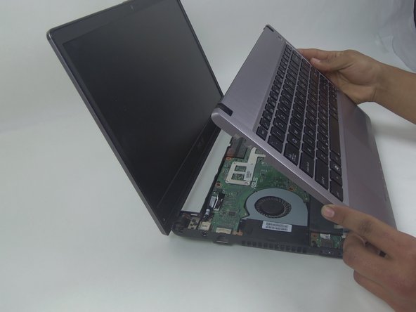 Asus U47VC-DS51 LCD Screen Replacement: crwdns2935265:04crwdnd2935265:02crwdnd2935265:02crwdne2935265:0